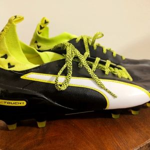 Puma EvoTouch men's size 10.5 black leather soccer Boots
